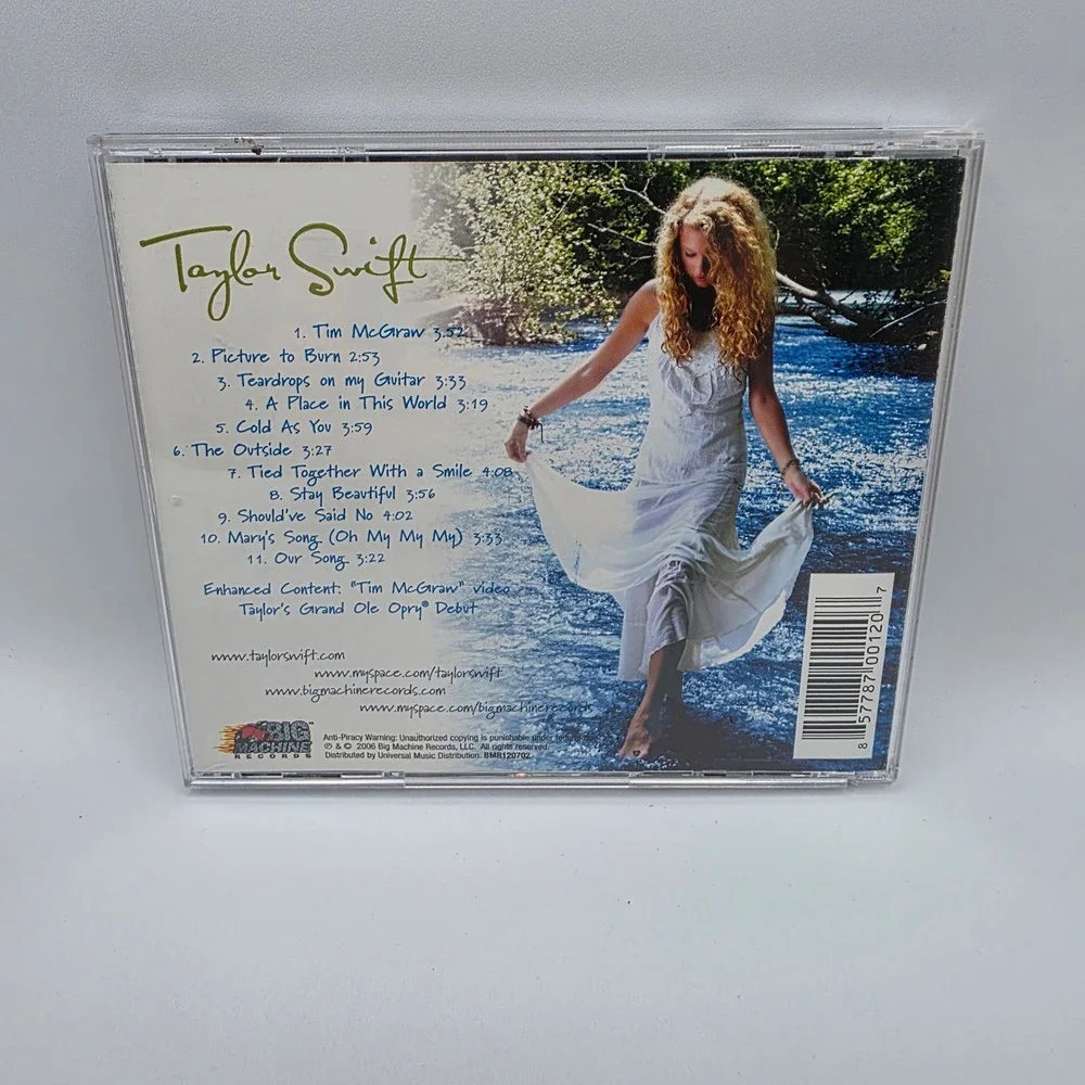 Taylor Swift Self Titled Debut Album CD 2006 Enhanced Content Big Machine Record - Picture 2 of 9